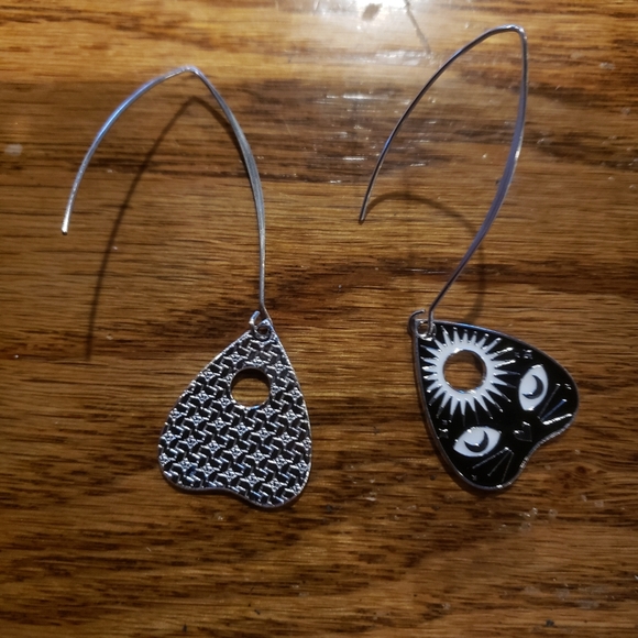 Ouija Planchette shaped Kitty Eyes Drop Earrings - Picture 3 of 3